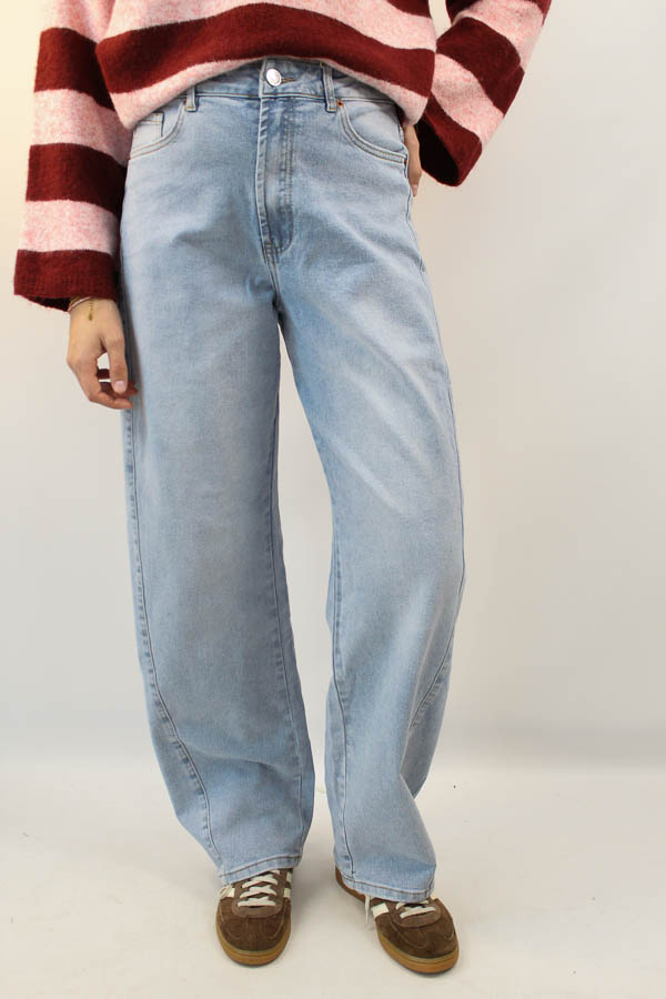 Balloon jeans lichtblauw | Fem