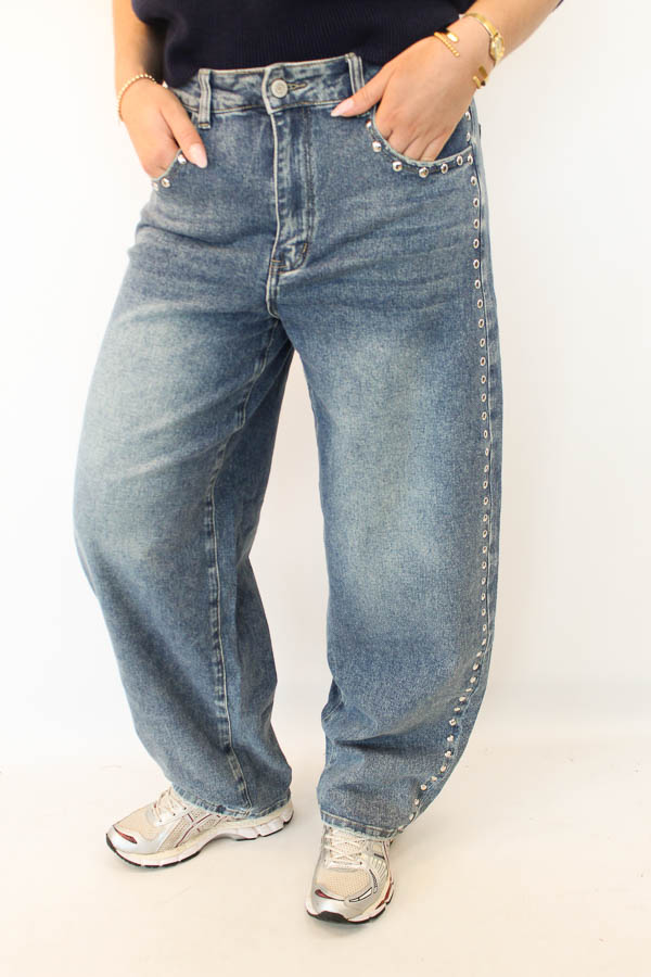 Balloon studs jeans | May