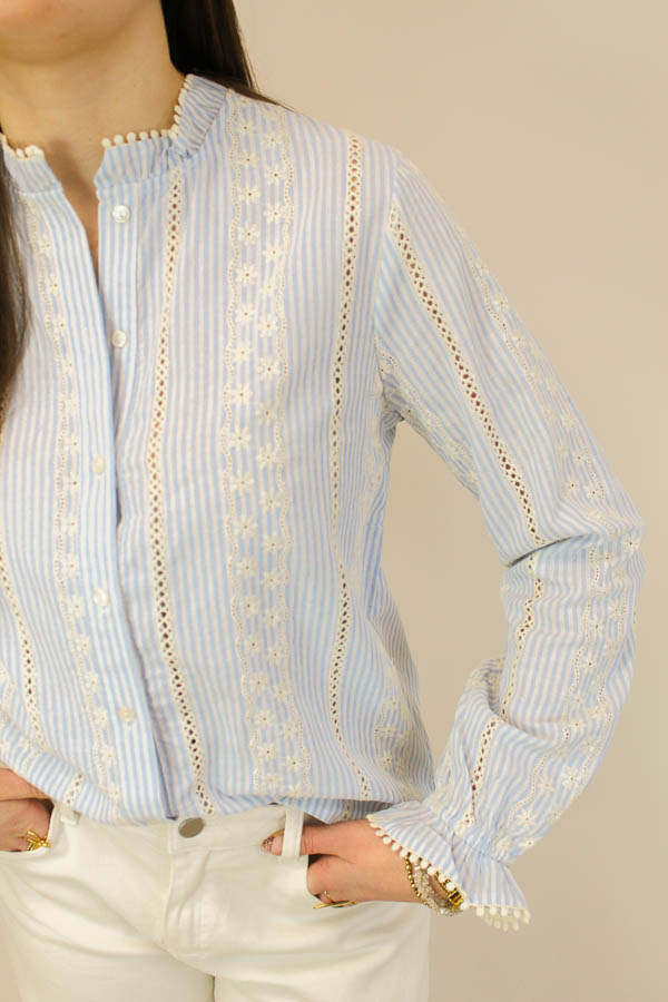 Blouse broderie blauw | Jill - Afbeelding 2