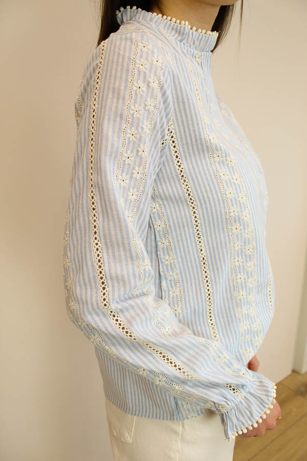 Blouse broderie blauw | Jill - Afbeelding 3