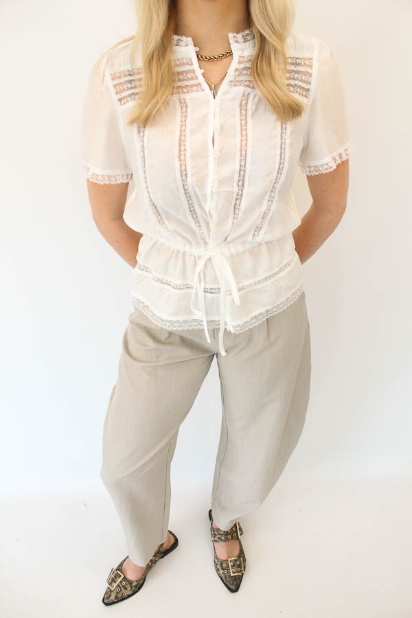Blouse broderie wit | Lynn - Afbeelding 3