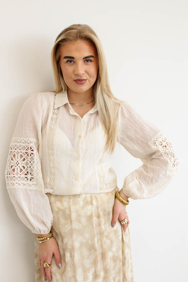 Blouse geborduurd beige | Kiara - Afbeelding 2