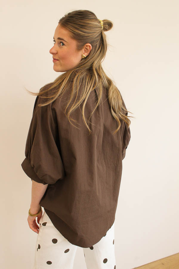Blouse korte mouw bruin | Mady - Afbeelding 1