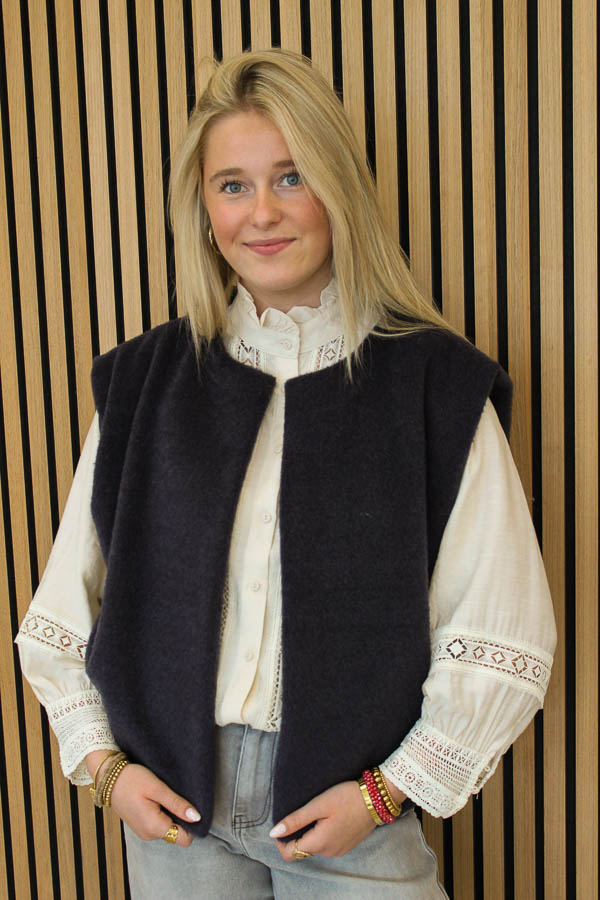 Blouse met broderie beige | Nelly - Afbeelding 3