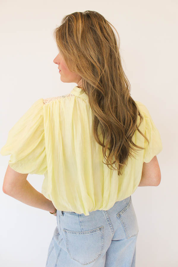 Cropped blouse geel | Lacy - Afbeelding 3
