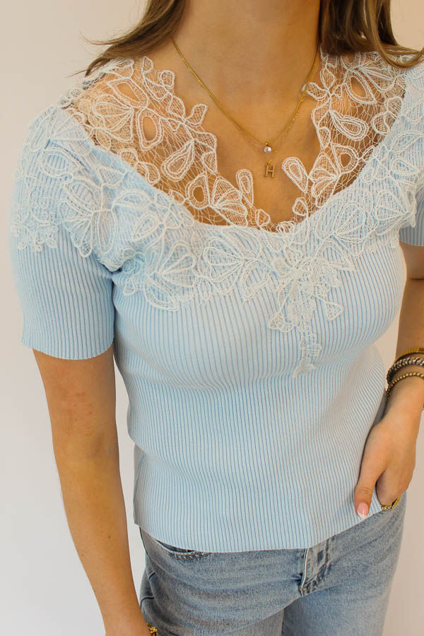 Fijngebreide top blauw | Esra