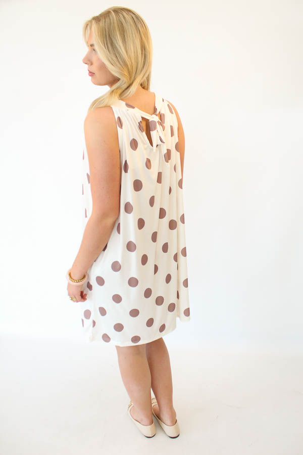 Halter jurk beige | Meike - Afbeelding 3