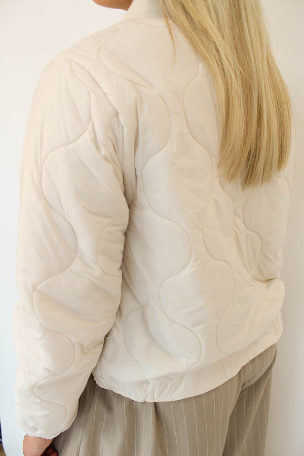 Jas gewatteerd beige | Kiara - Afbeelding 3