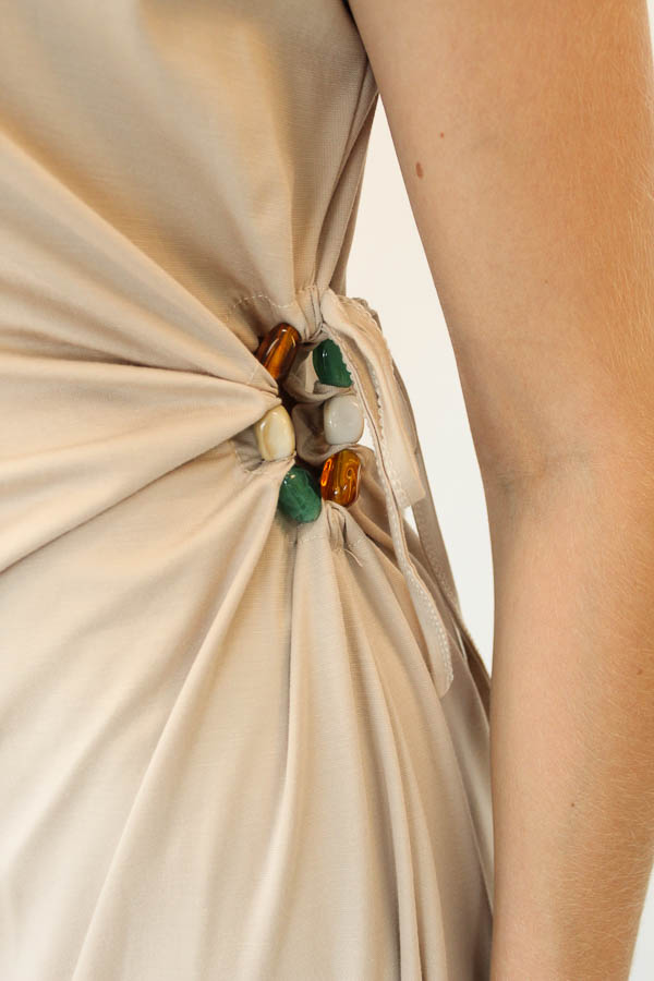 Lange jurk detail taupe | Elle - Afbeelding 3
