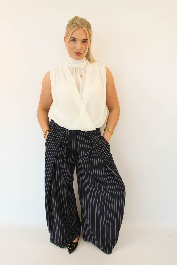 Mouwloos top beige | Lizzy - Afbeelding 2
