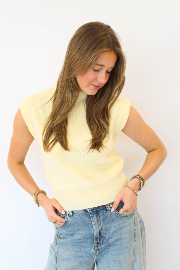 Mouwloos top geel | Brigit