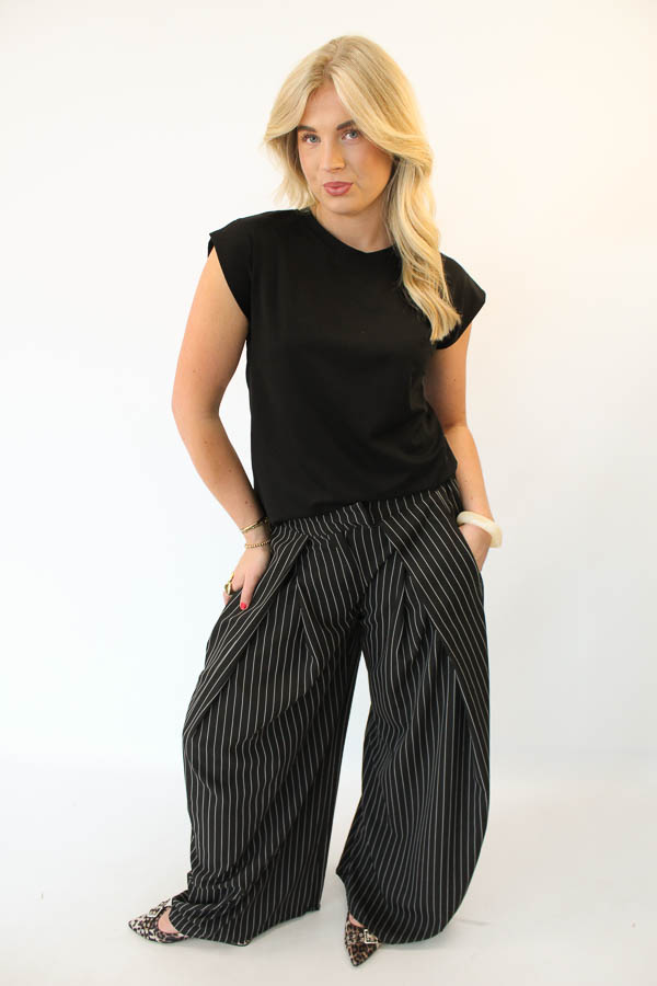 Mouwloze top zwart | Lotta - Afbeelding 3
