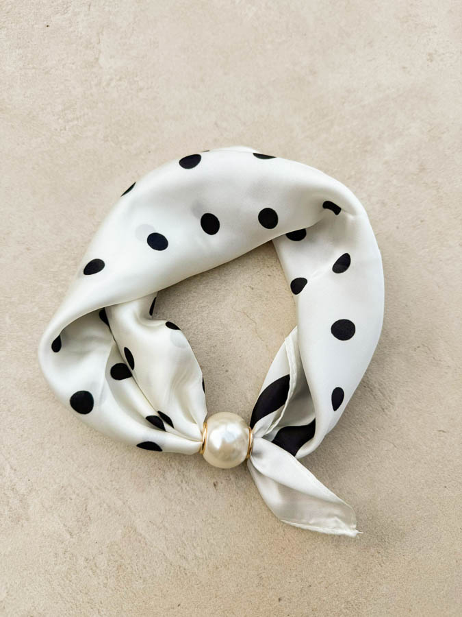 Parelsjaal stippen wit