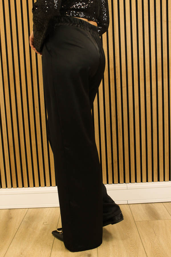 Satijnen broek zwart | Carlijn - Afbeelding 3