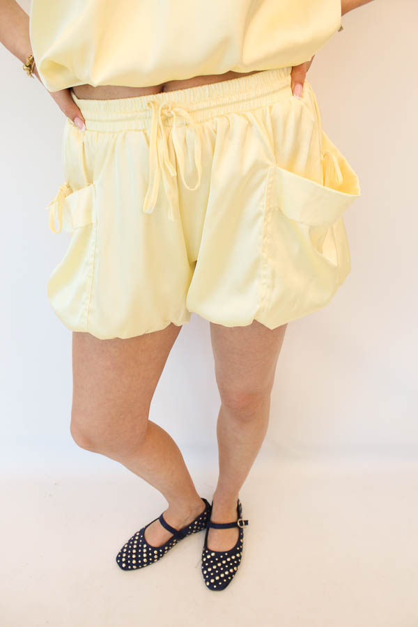 Satijnlook short geel | Amber