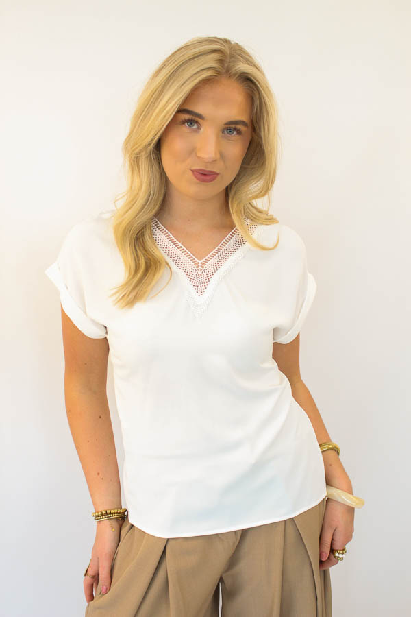 Shirt v-hals wit | Tara