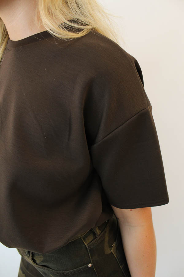 T-shirt geplooid bruin | Nienke - Afbeelding 3