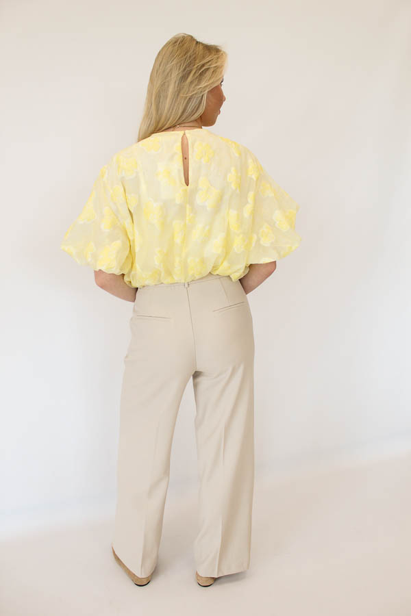 Top bloemenprint geel | Nomi - Afbeelding 1