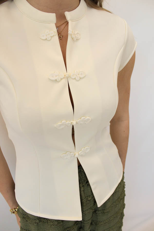Top met knopen ecru | Vera - Afbeelding 2