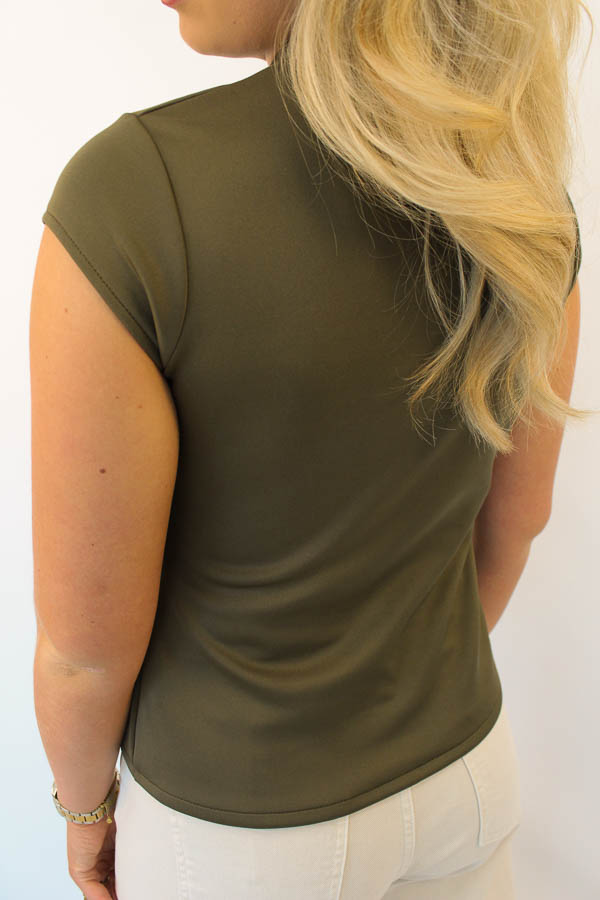 Top met knopen khaki | Vera - Afbeelding 3