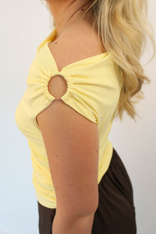 Top shoulder geel | Lissa - Afbeelding 1
