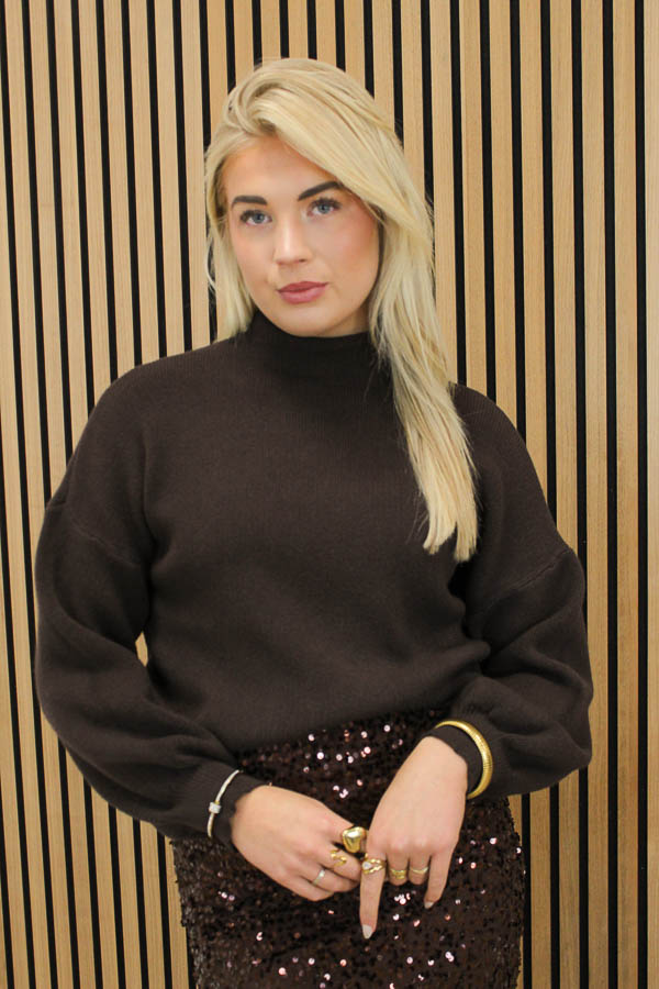 Trui volant mouw bruin | Amalia