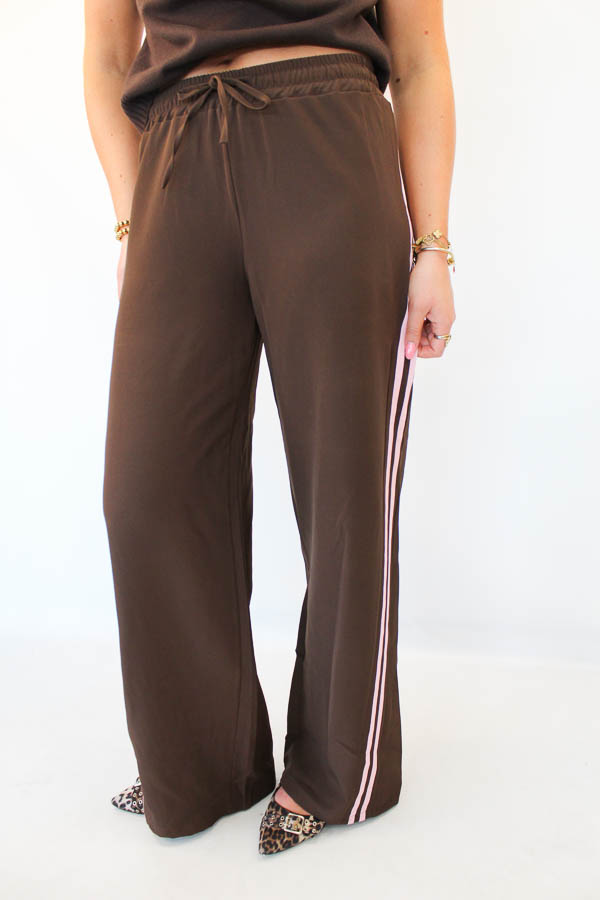 Wijde broek met strepen bruin | Mae