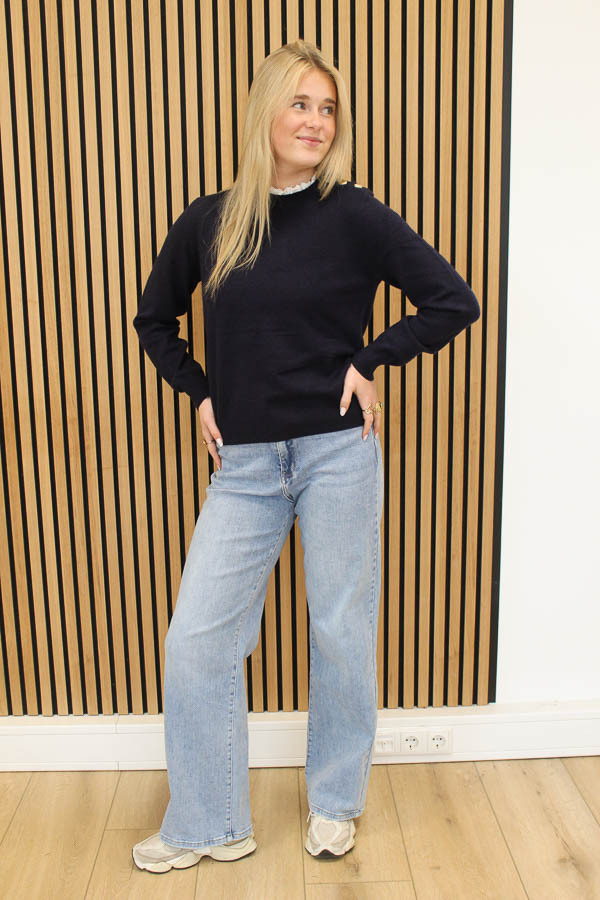 Trui_kanten_hals_navy_-_Jitske_2-2