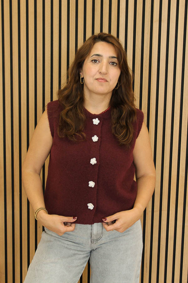 Gebreide_gilet_bordeaux_-_Liset_3-7037