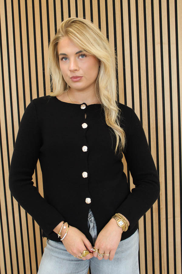 Trui_gouden_knoop_zwart_-_Do-3