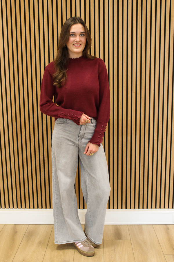 Trui_kant_detail_bordeaux_-_Ella_3-7147