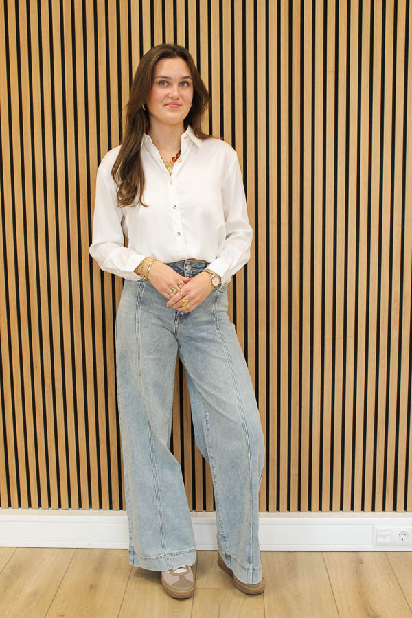 Wide_leg_jeans_lichtblauw_-_Ava_3-7406