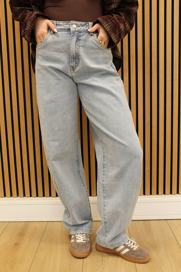 Balloon_jeans_lichtblauw_-_Mim-7446