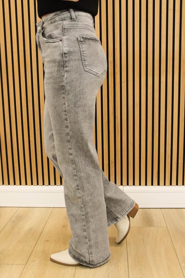 Straight_fit_jeans_grijs_-_Josje_1-2