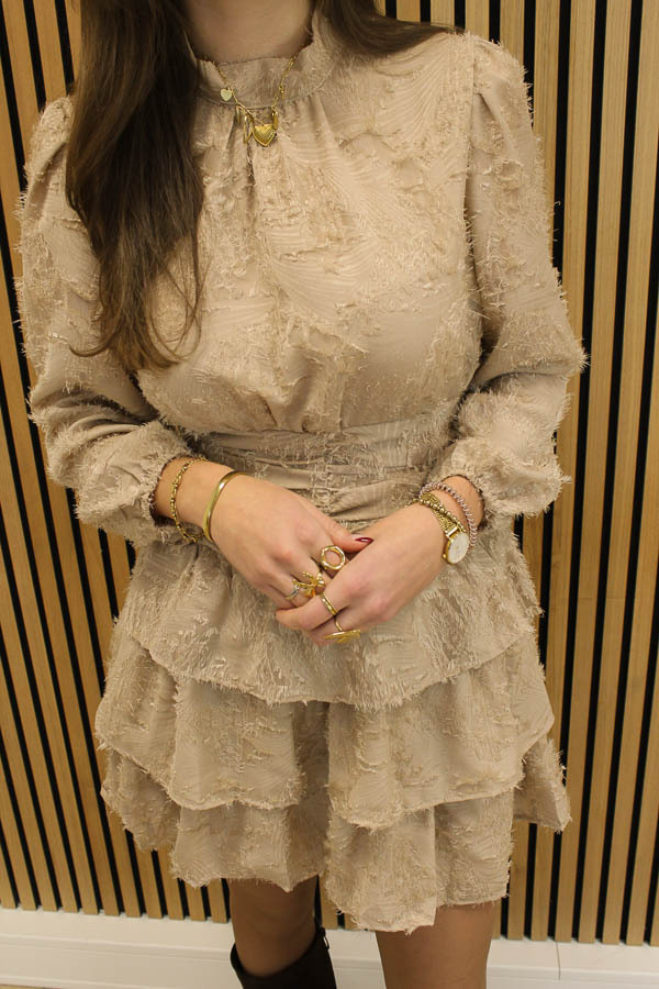 Ruffle_jurk_beige_-_Grace_2-2