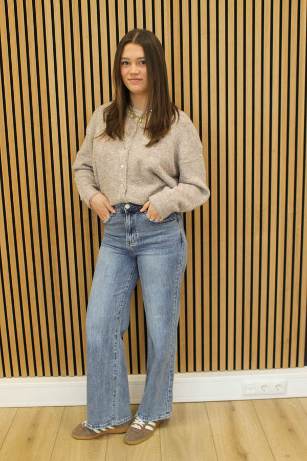 Gebreid_vest_taupe_-_Lilly_2-2