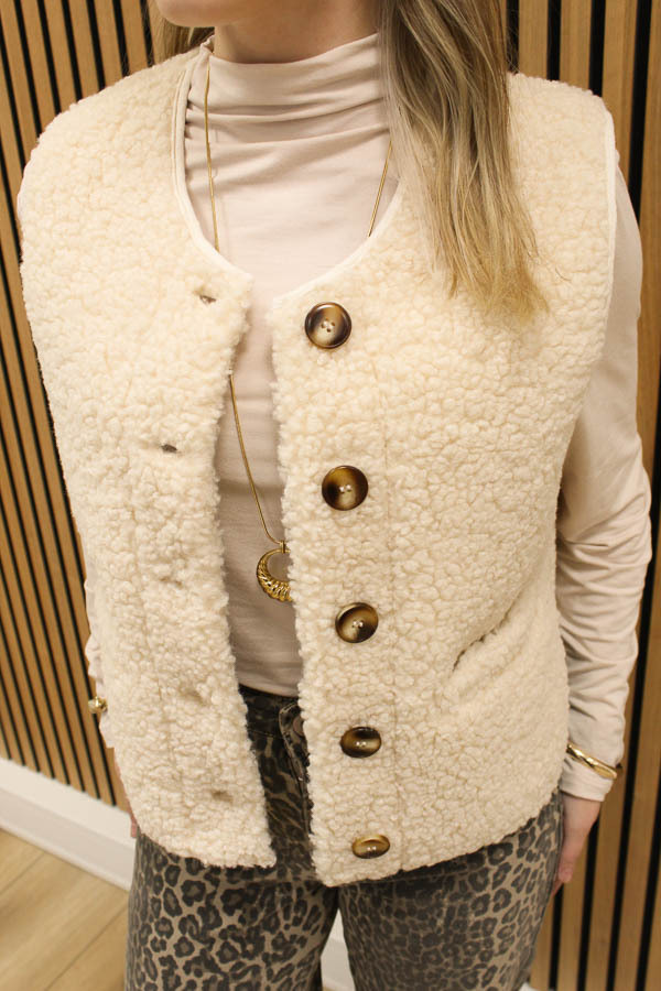Teddy_gilet_knopen_beige_-_Bo-8197