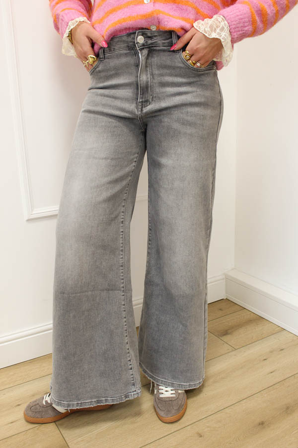 Wide_leg_jeans_grijs_-_Noa-2