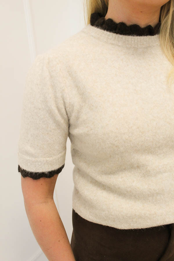 Trui_korte_mouw_beige_-_Loes_1-3