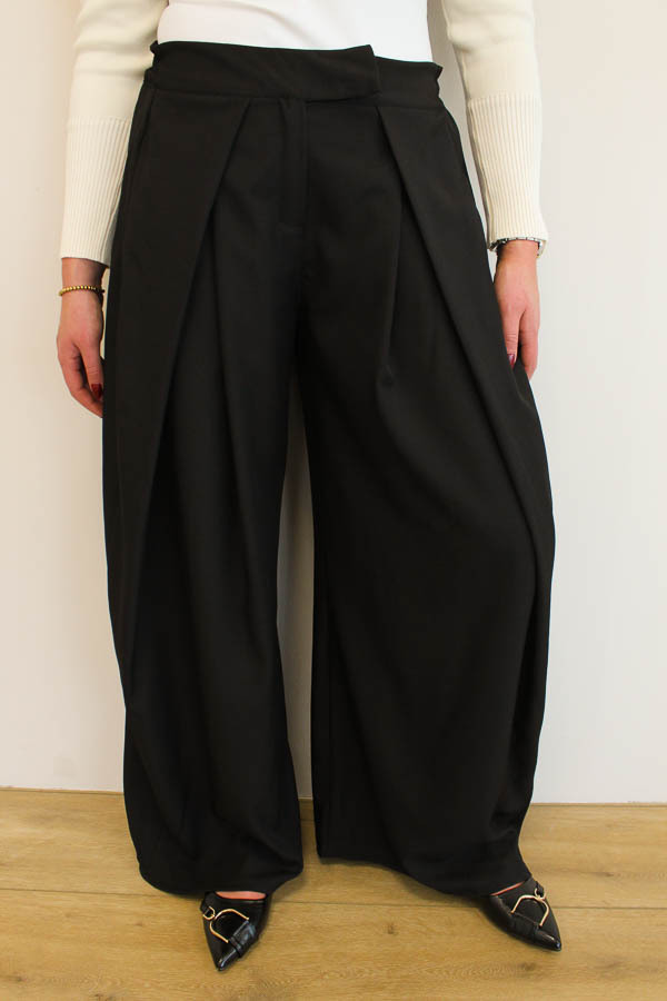 Pantalon_plooi_zwart_-_Elisa-9667