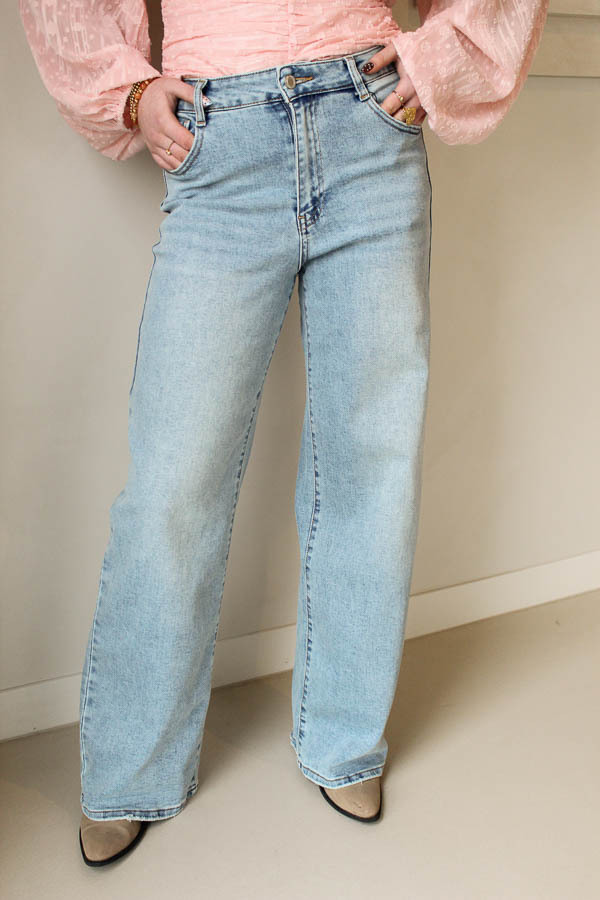 Wide_leg_jeans_blauw_-_Indy_2-9775