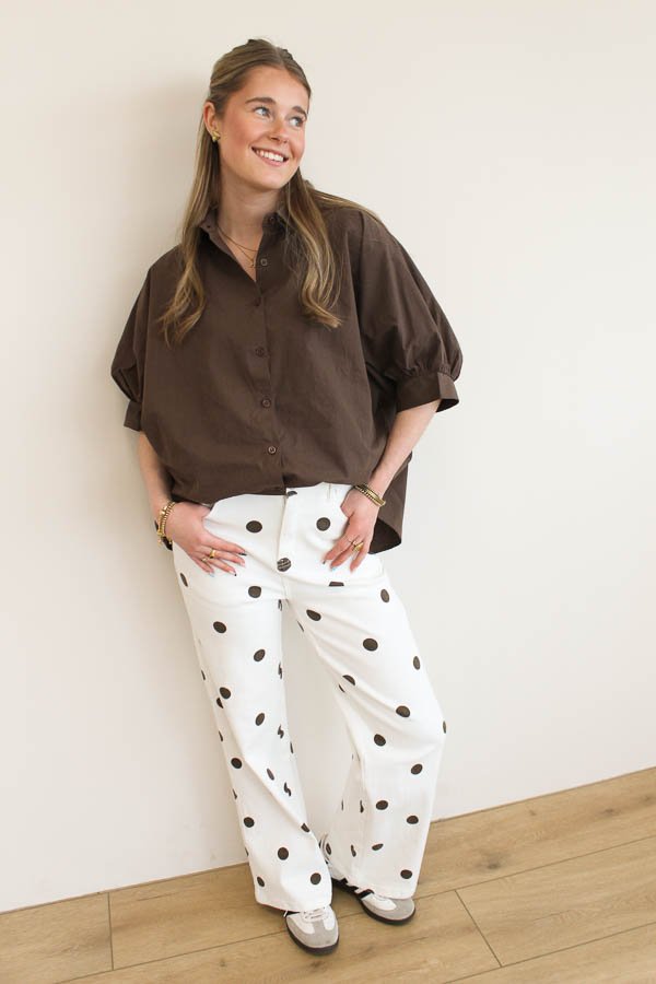 Blouse_korte_mouw_bruin_-_Mady_2-2