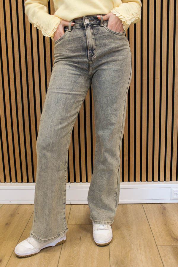 Straight_wide_jeans_blauw_-_Femke-0705