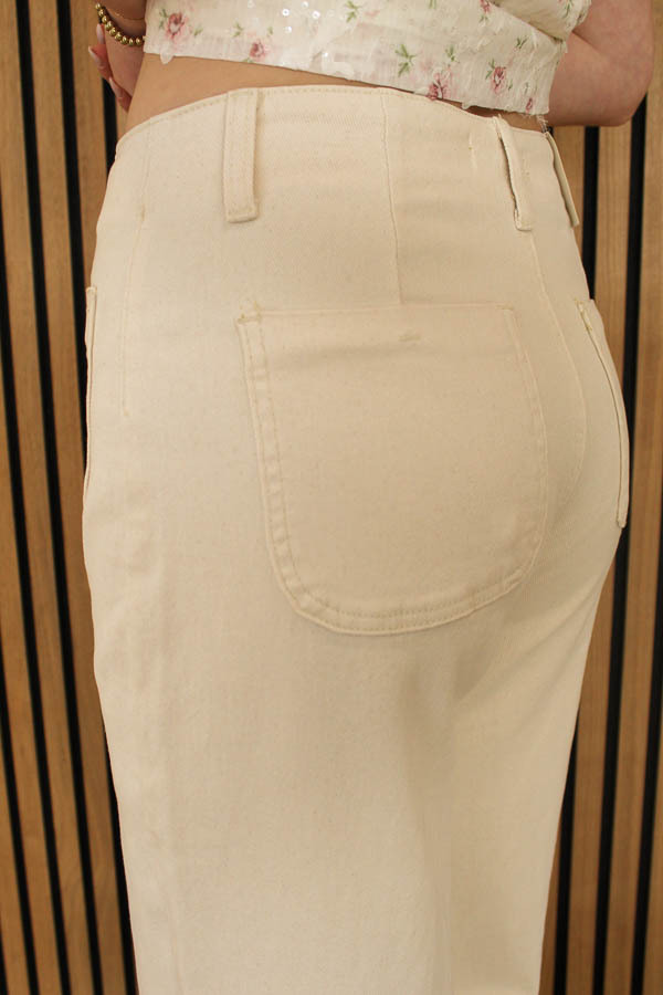 Wide_jeans_beige_-_Larissa_2_1_van_1