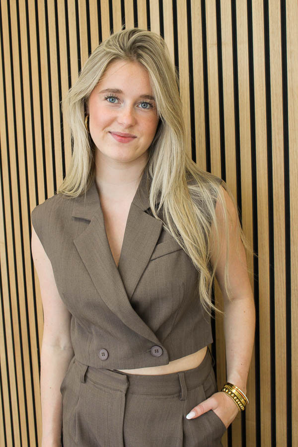 Cropped_gilet_bruin_-_Sena-5247