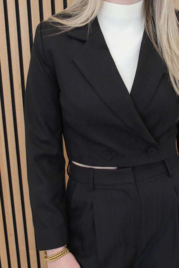 Korte_blazer_zwart_-_Gina_1-5291
