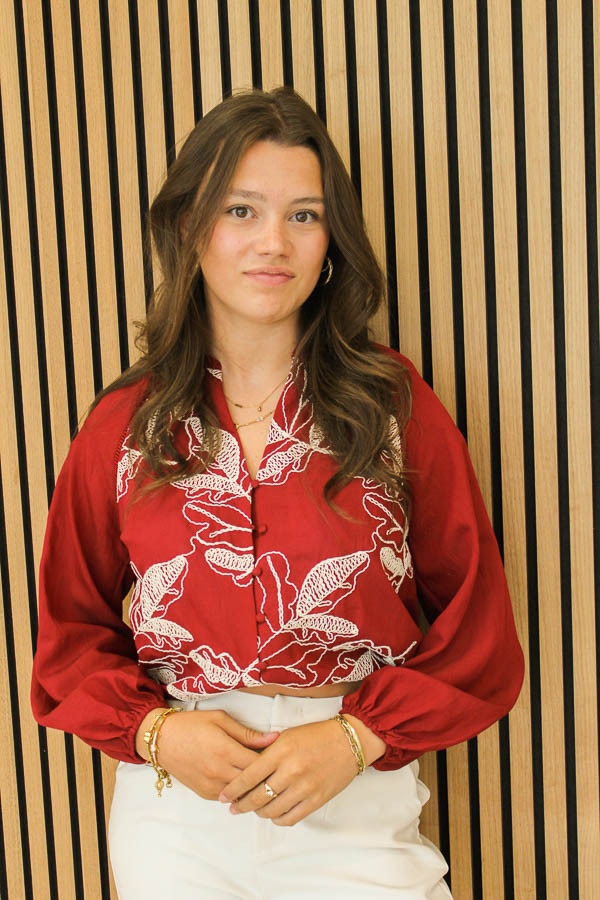 Blouse_met_borduursel_bordeaux_-_Valeria_-5347