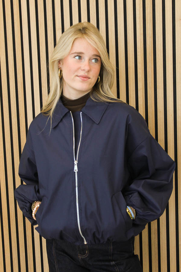 Jas_oversized_mouw_bruin_-_Sasha_3-5577