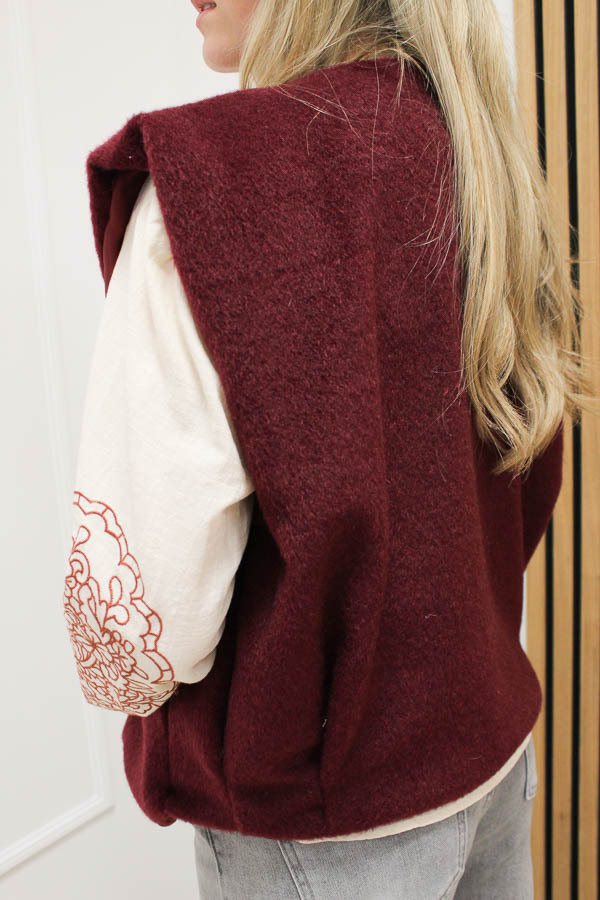 Cozy_gilet_bordeaux_-_Fleur_1-2