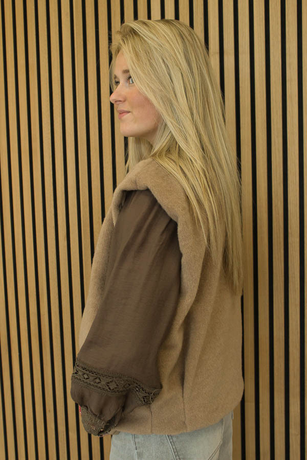 Cozy_gilet_beige_-_Fleur_2-6354